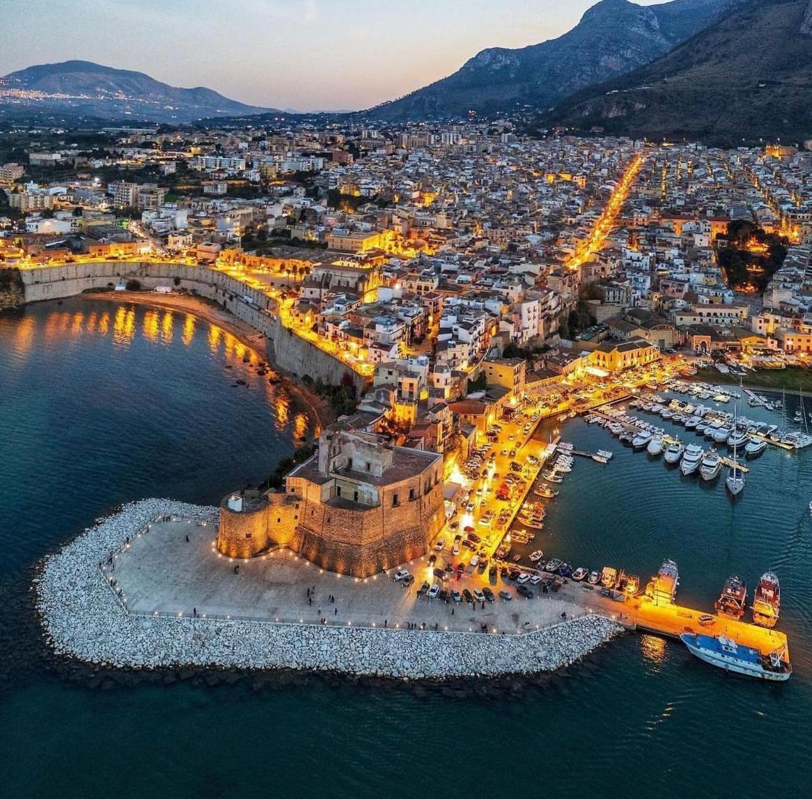 Domus Federiciana Hotel Castellammare del Golfo Exterior photo